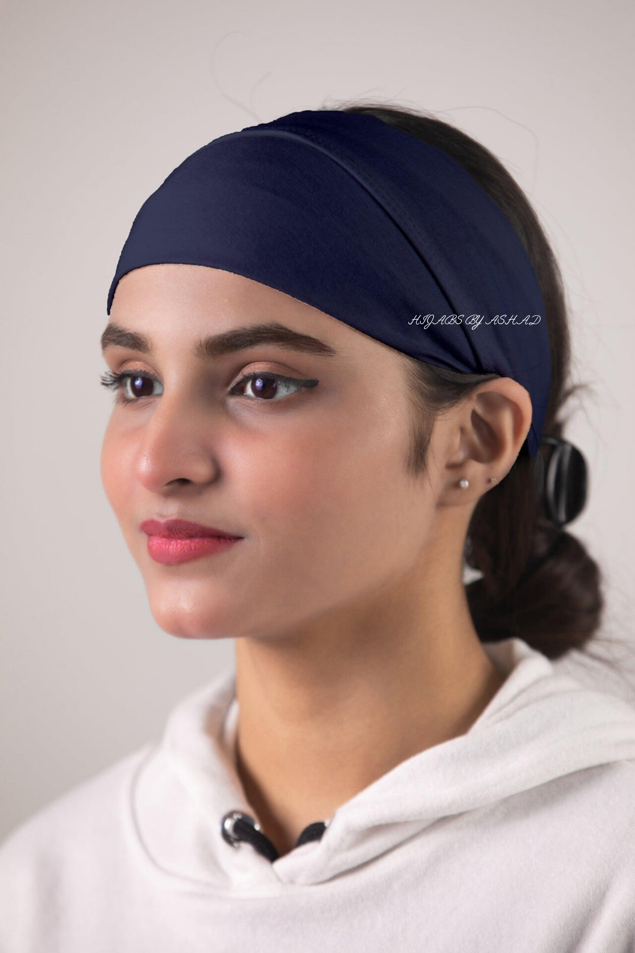 InShot_20251001_050620205 Hiba Band Underscarf Cap In – Navy Blue